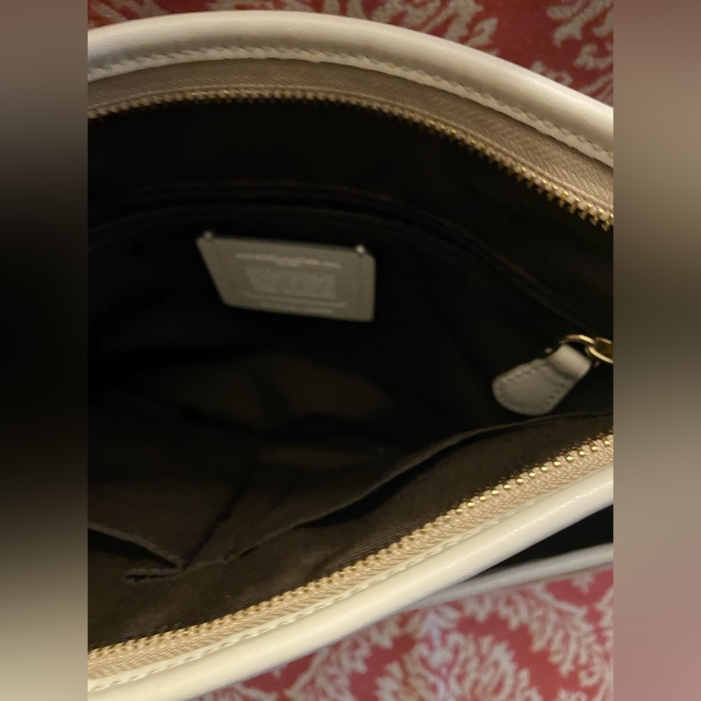 Signature Jacquard Crossbody Khaki - Picture 5 of 16